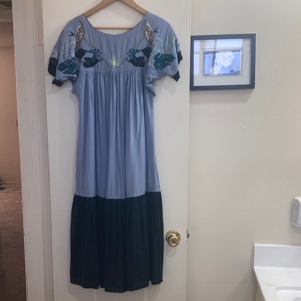 TALLULAH & HOPE EMBROIDERED DRESS. - Picture 3 of 7